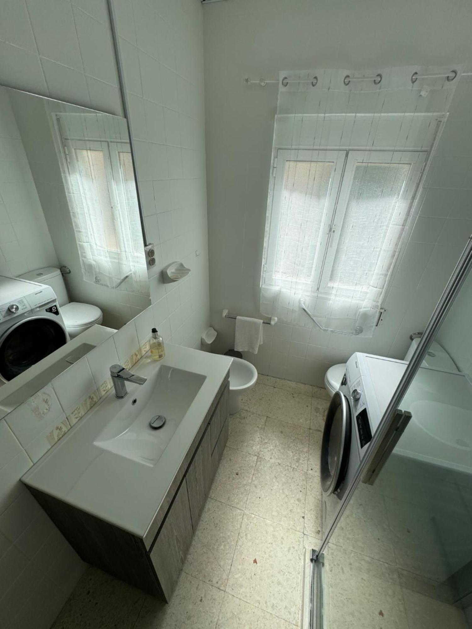 Home4u Apartamento Picasso Cerca De Todo Granada